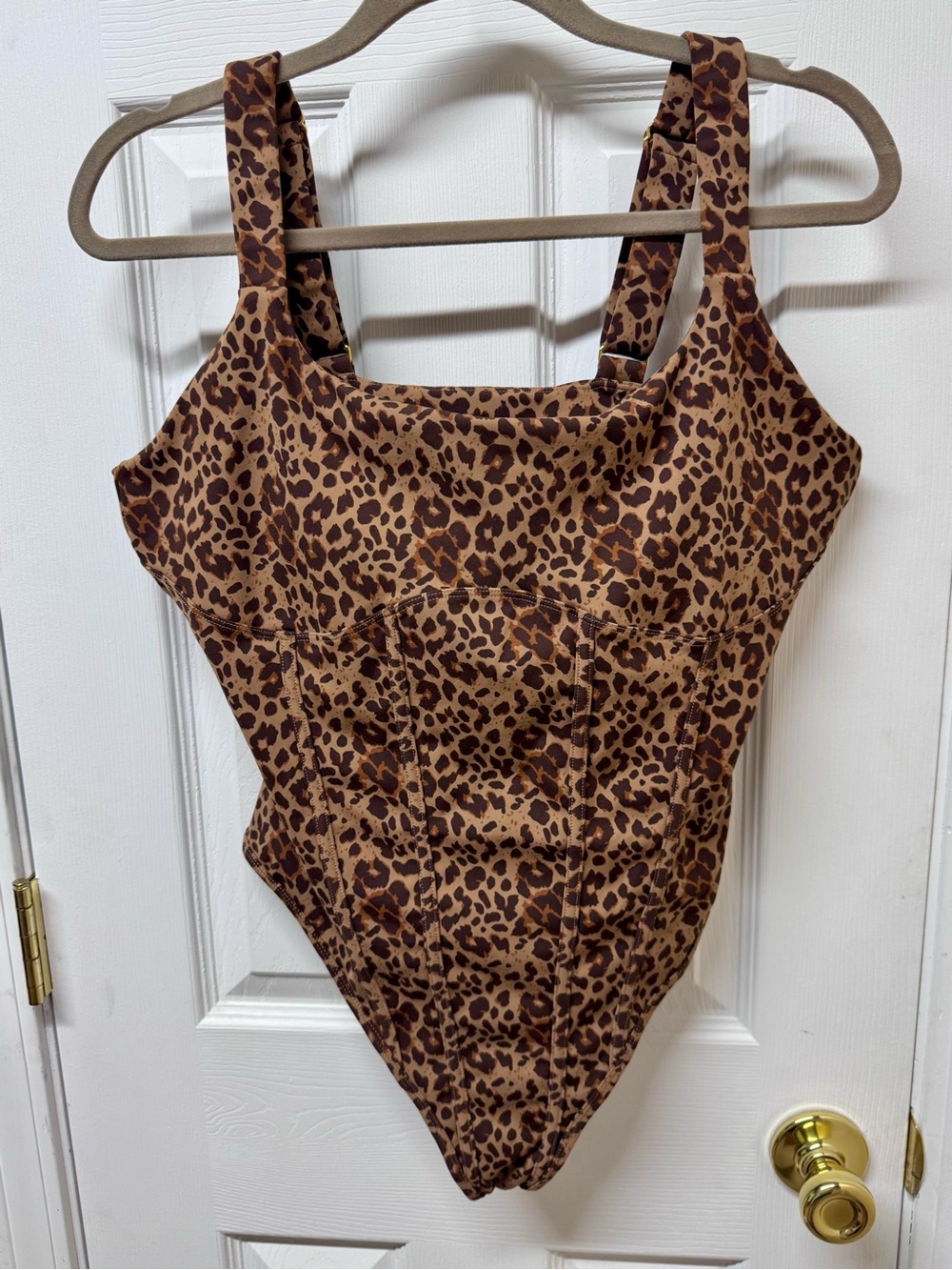 Frederick’s of Hollywood Shaping & Smoothing Leopard Thong Bodysuit